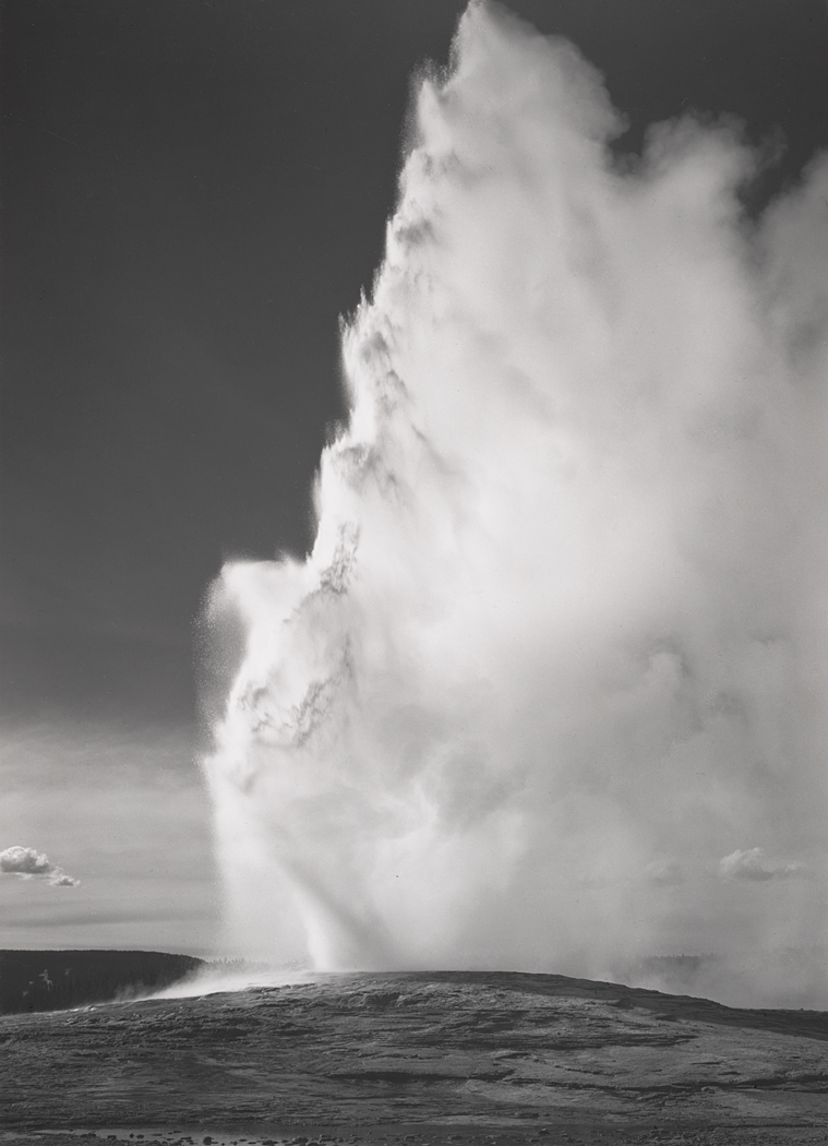 Old Faithful Geyser, Yellowstone National Park, Wyoming